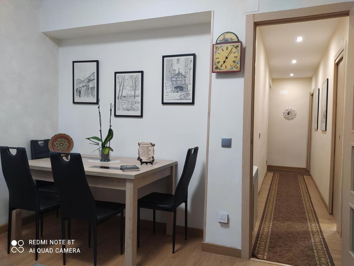 Gonzalo De Berceo 15 " Calidad-Sobrio" And " Free Private Parking " Apartment Logrono Bagian luar foto