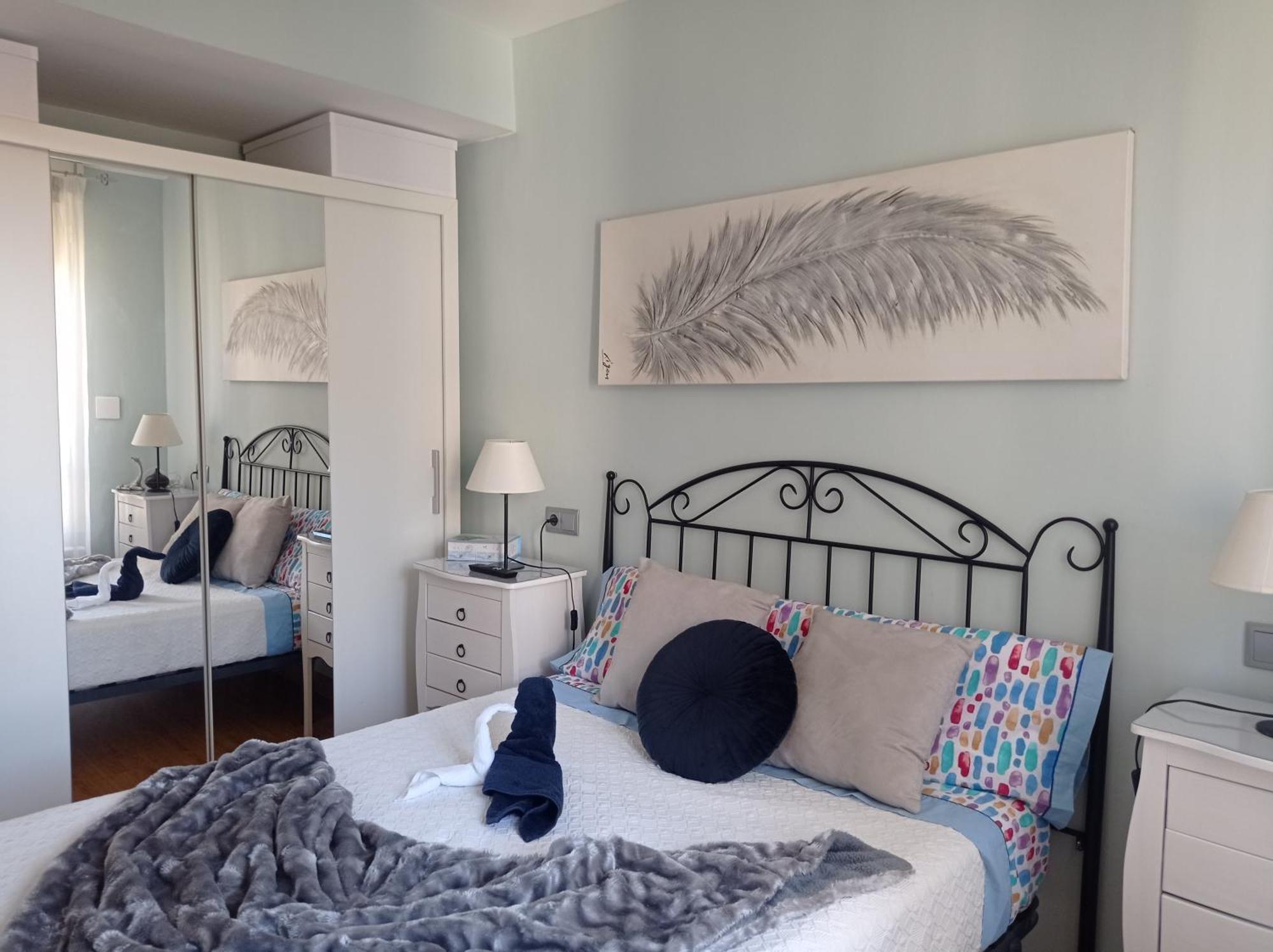 Gonzalo De Berceo 15 " Calidad-Sobrio" And " Free Private Parking " Apartment Logrono Bagian luar foto