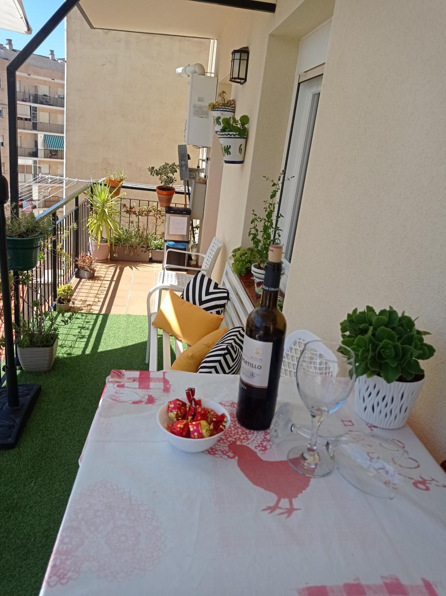 Gonzalo De Berceo 15 " Calidad-Sobrio" And " Free Private Parking " Apartment Logrono Bagian luar foto