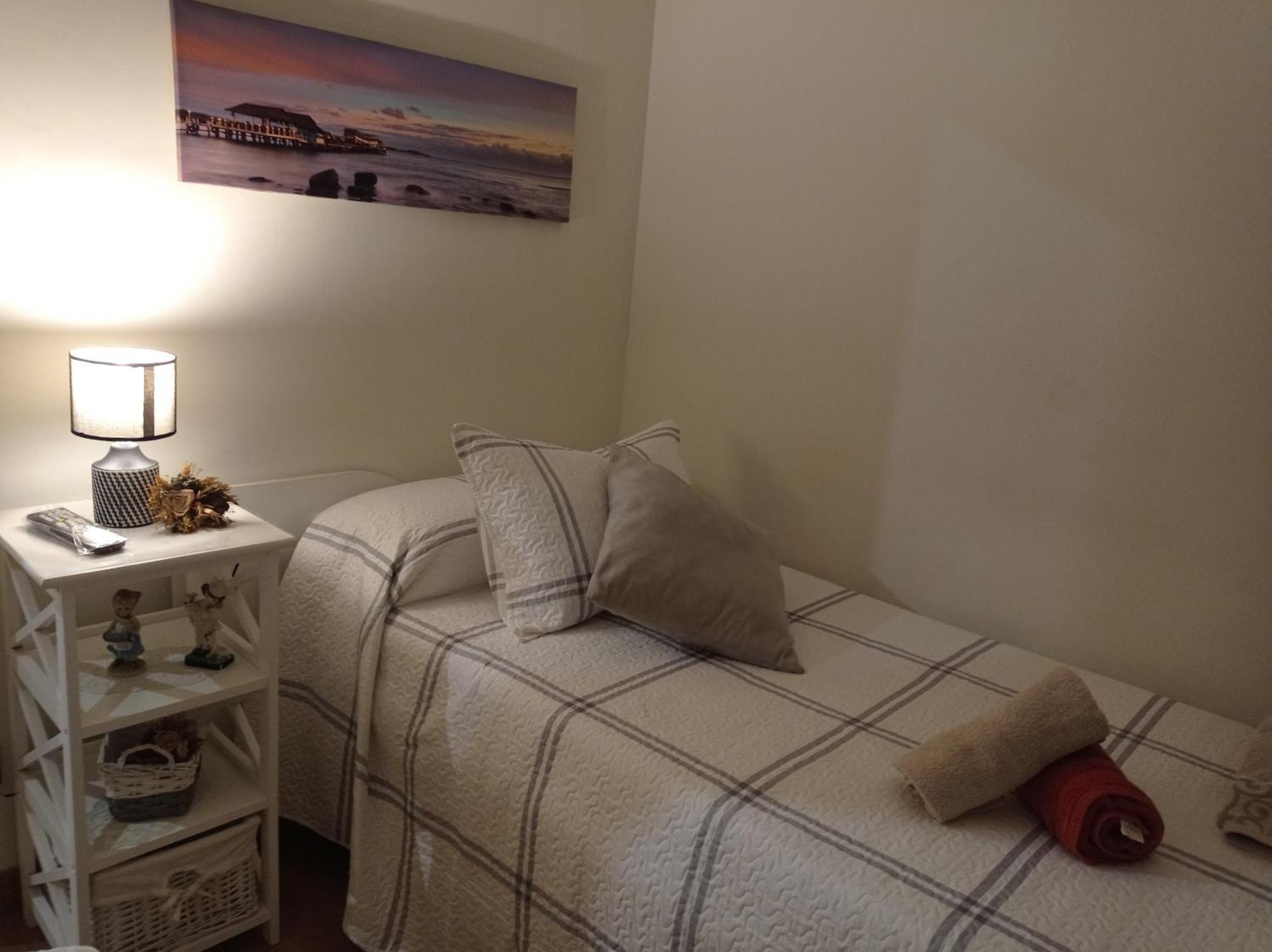 Gonzalo De Berceo 15 " Calidad-Sobrio" And " Free Private Parking " Apartment Logrono Ruang foto