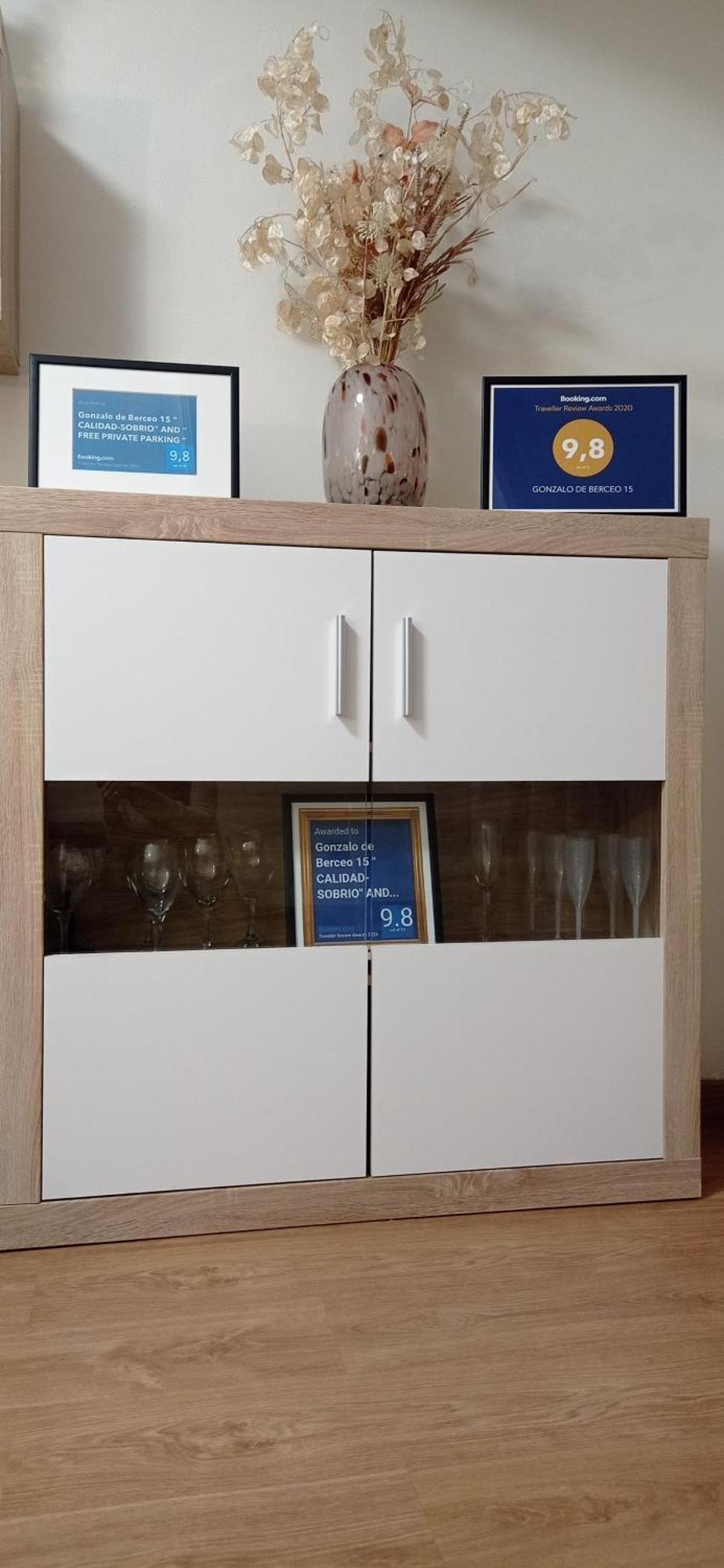 Gonzalo De Berceo 15 " Calidad-Sobrio" And " Free Private Parking " Apartment Logrono Bagian luar foto