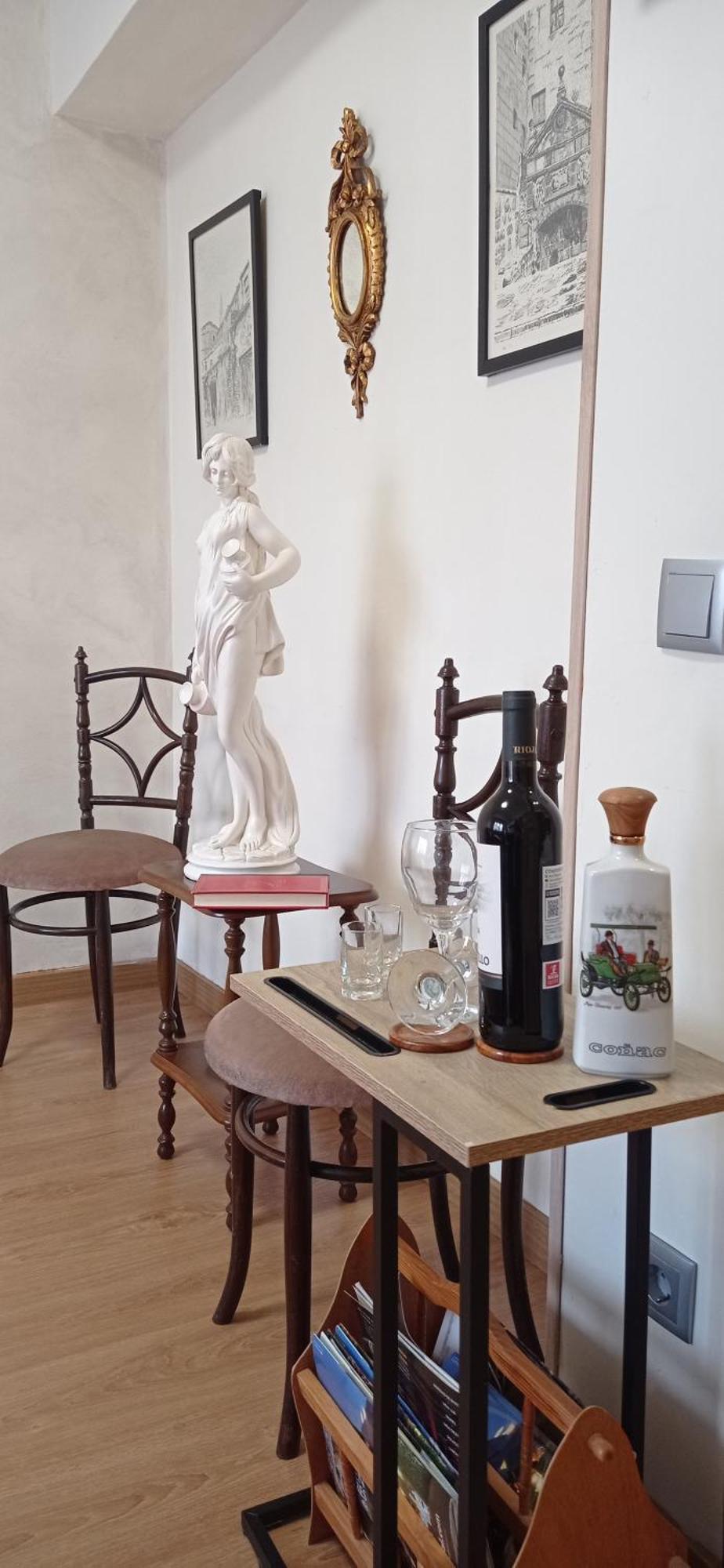 Gonzalo De Berceo 15 " Calidad-Sobrio" And " Free Private Parking " Apartment Logrono Bagian luar foto